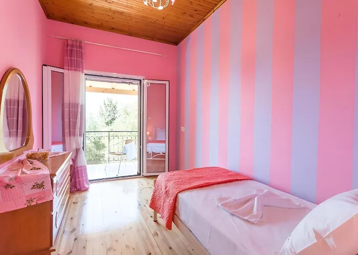 Stavros & Loulas House * Evropouloi
